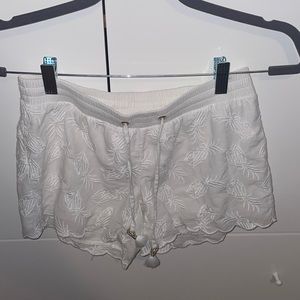 NWOT Lilly Pulitzer pineapple print white soft cotton shorts